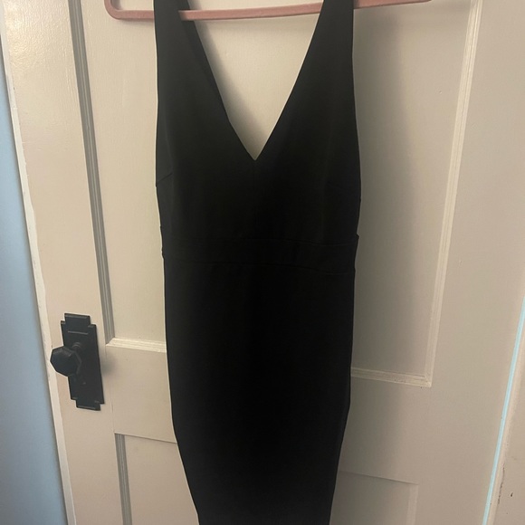 Lulus little Black dress, v-neck, scrappy back, size medium - Picture 3 of 6